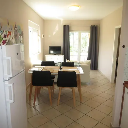 Appartement Tino-3 By Interhome